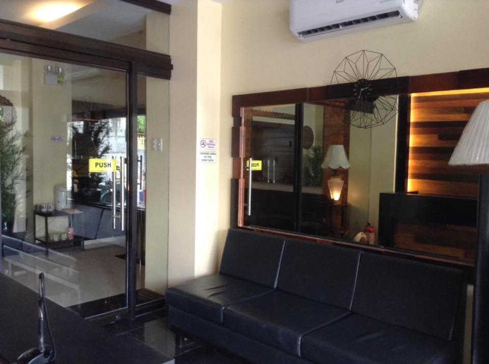 East Square Inn Bacolod Esterno foto