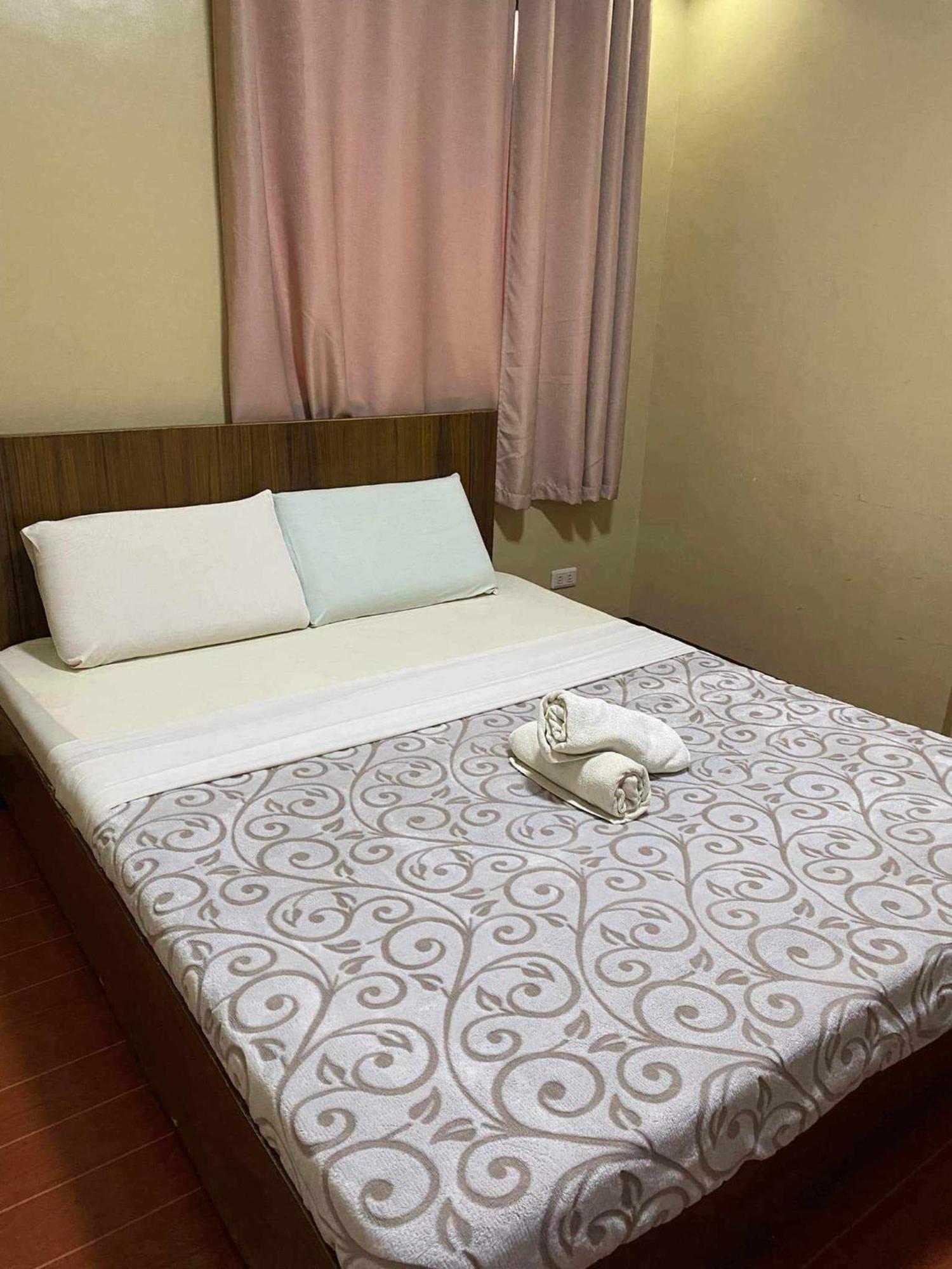 East Square Inn Bacolod Esterno foto