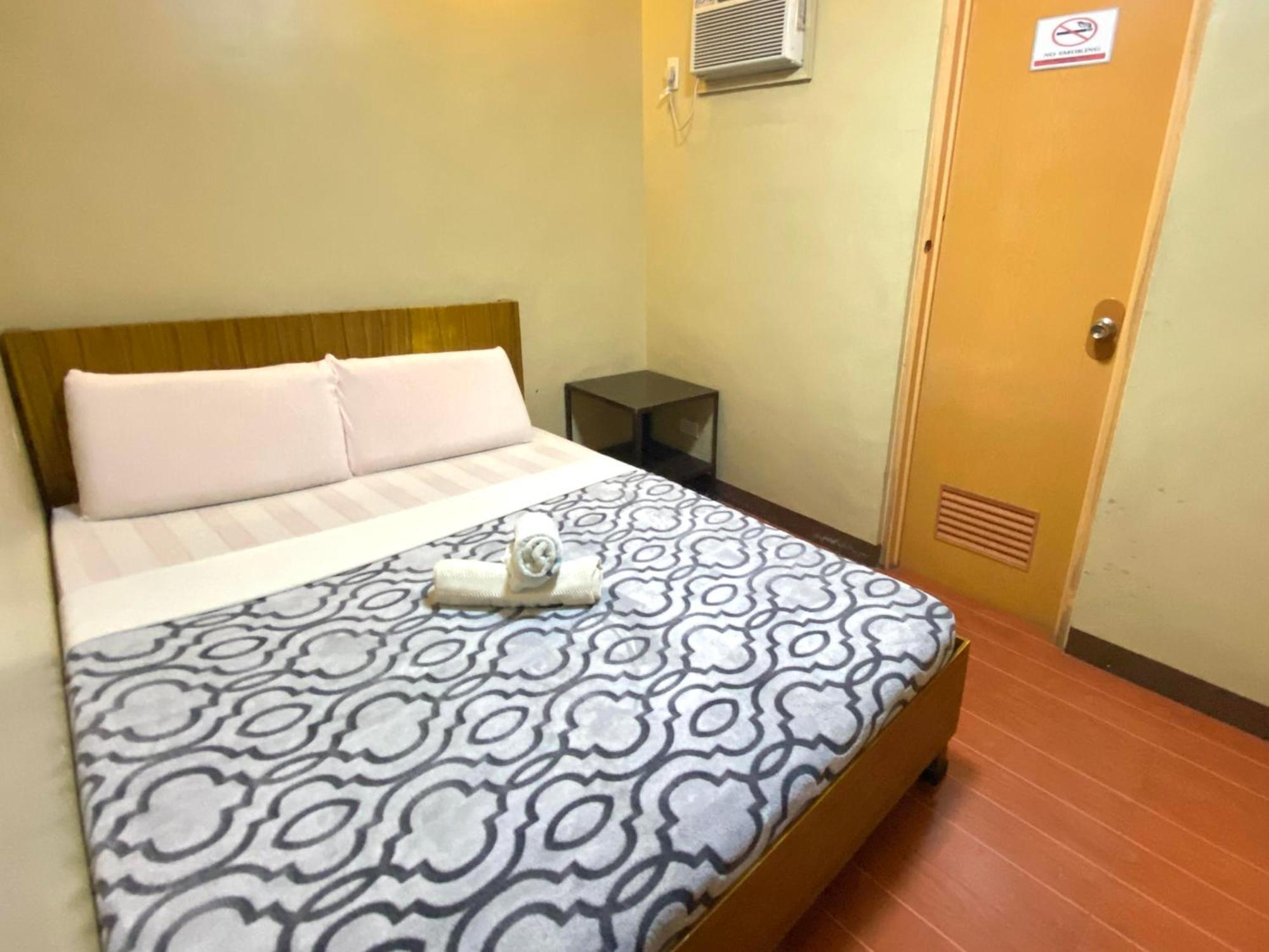 East Square Inn Bacolod Esterno foto