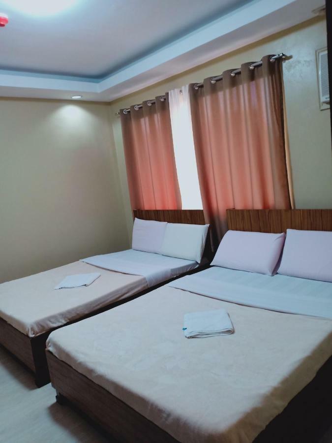 East Square Inn Bacolod Esterno foto